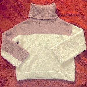 🤍🩷Dusty Rose and Cream Fuzzy Sweater🩷🤍